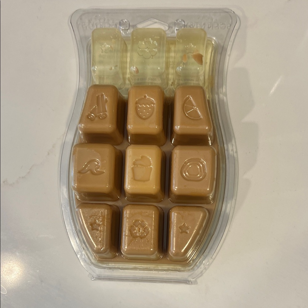 Scentsy Vanilla Bean Buttercream Brick - Brown and Purple Heart - Picture 2 of 2